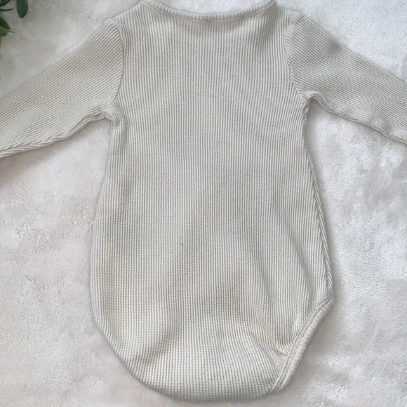 Zara Beige Baby Onesie Bodysuit 6-9M Long sleeves *Flaw - Picture 6 of 11